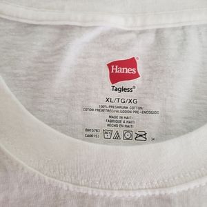 Hanes tagless white t-shirts (men's XL)